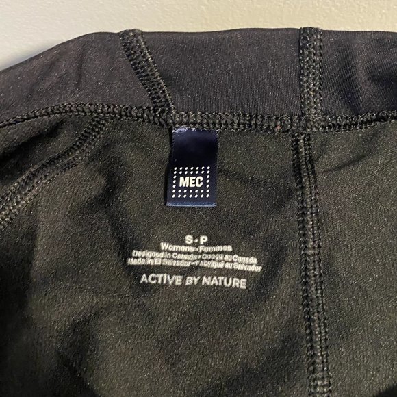 Size small MEC outdoor or indoor women's biking shorts - Picture 2 of 4